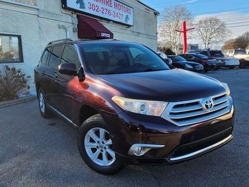 Used 2012 Toyota Highlander SE w/ Tow Pkg image 1