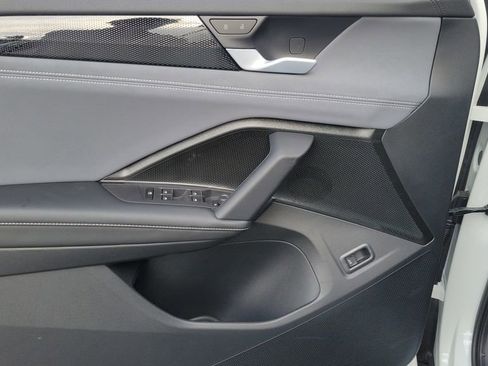 New 2026 Volkswagen Tiguan SE image 23