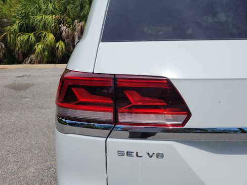 Used 2021 Volkswagen Atlas SEL Premium AWD/4WD image 10