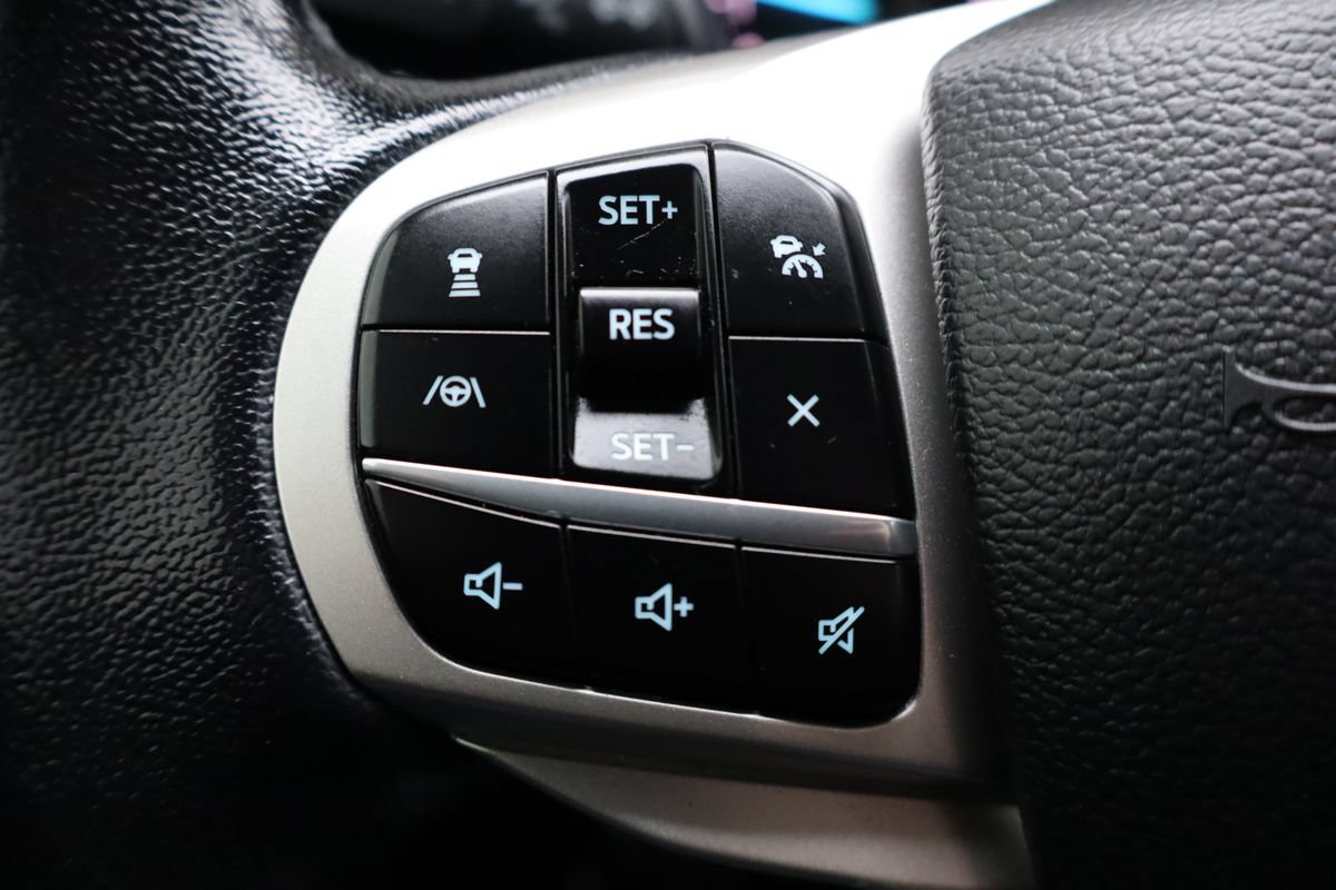 Used 2022 Ford Explorer XLT w/ Equipment Group 202A AWD/4WD image 31