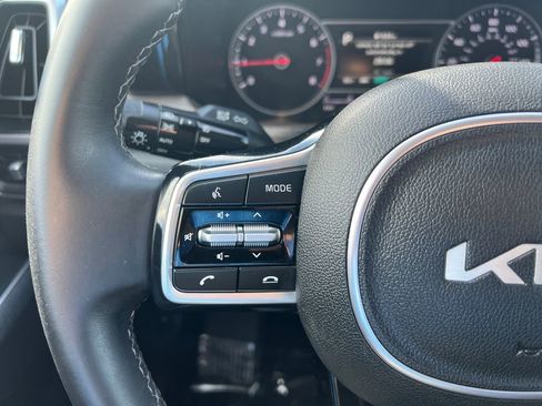 Used 2022 Kia Sorento EX w/ Panoramic Sunroof Package image 21