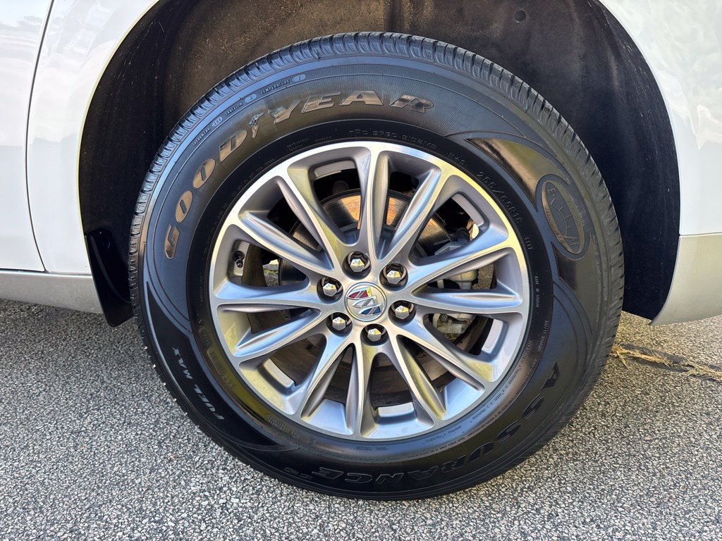 Used 2023 Buick Enclave Essence w/ Trailering Package, 5000 lbs. FWD image 28
