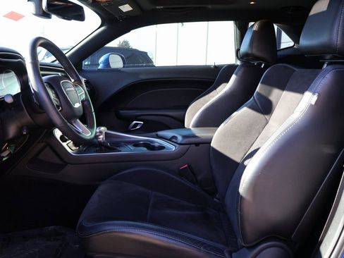 Used 2018 Dodge Challenger GT w/ GT Interior Package image 18