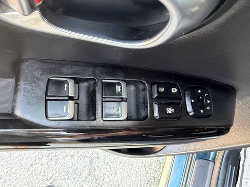 Used 2018 Kia Soul + FWD image 14