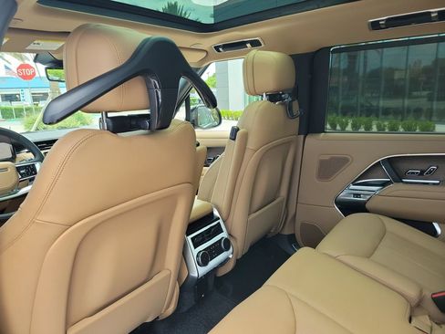 New 2026 Land Rover Range Rover Long Wheelbase SE AWD/4WD image 17