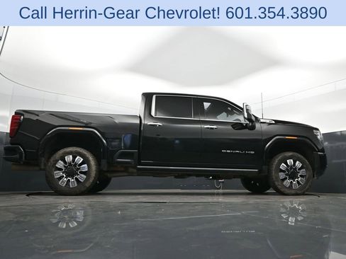Used 2024 GMC Sierra 3500 Denali w/ Denali Reserve Package image 48
