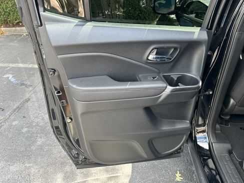 Certified 2024 Honda Ridgeline Black Edition image 14