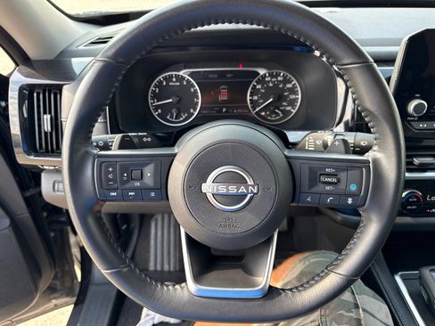 Used 2025 Nissan Pathfinder SV AWD/4WD image 21