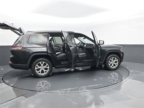 Used 2022 Jeep Grand Cherokee L Limited image 32