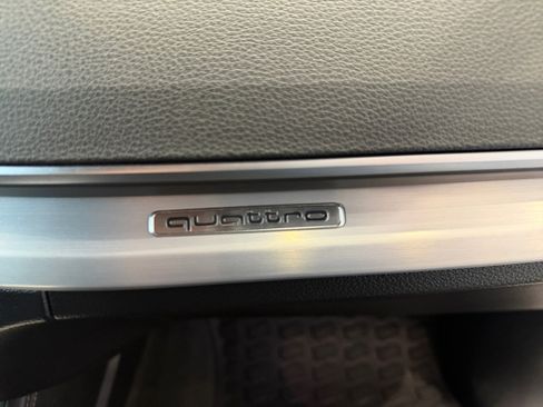 Used 2018 Audi SQ5 Premium Plus w/ Warm Weather Package AWD/4WD image 24