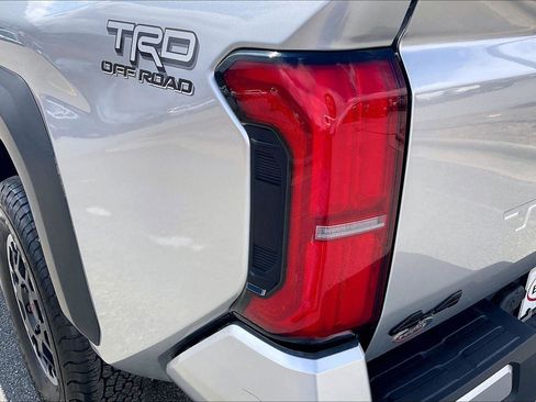 Used 2024 Toyota Tacoma TRD Off-Road image 31