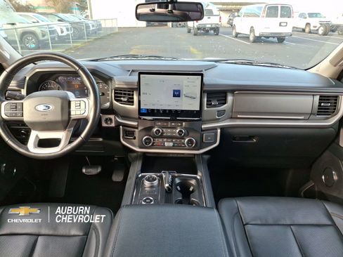 Used 2024 Ford Expedition XLT AWD/4WD image 9