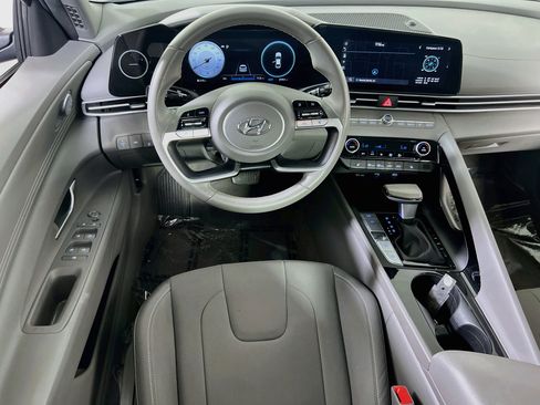 Used 2023 Hyundai Elantra SEL w/ Convenience Package FWD image 22