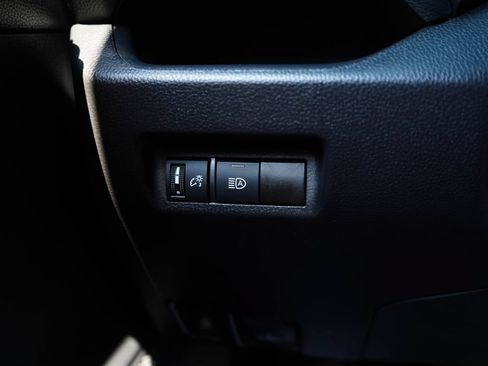 Used 2025 Toyota RAV4 XLE AWD/4WD image 32