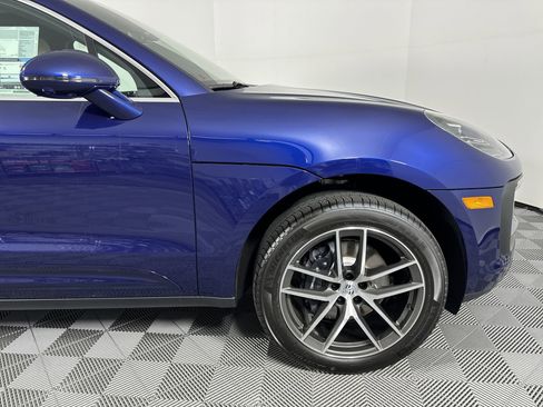 Used 2025 Porsche Macan image 12