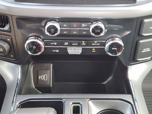New 2026 Ford F150 XLT w/ XLT Black Appearance Package AWD/4WD image 19