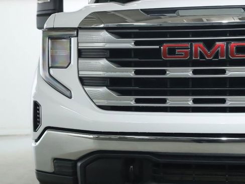 Used 2022 GMC Sierra 1500 SLE image 9