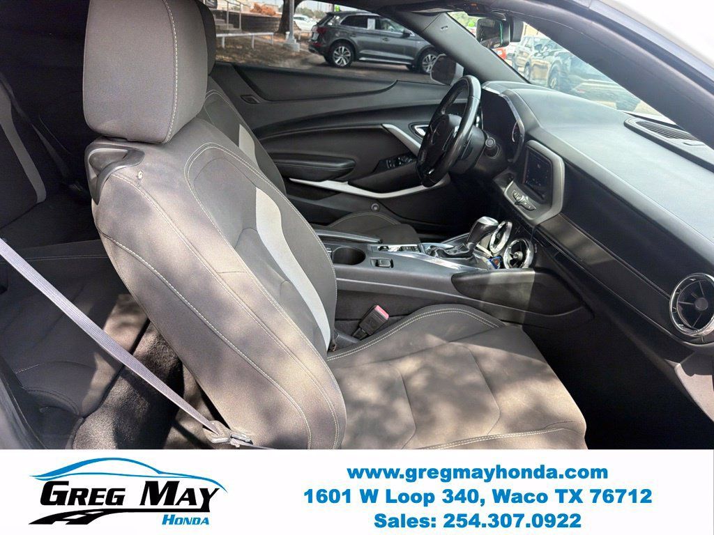 Used 2020 Chevrolet Camaro LT RWD image 29