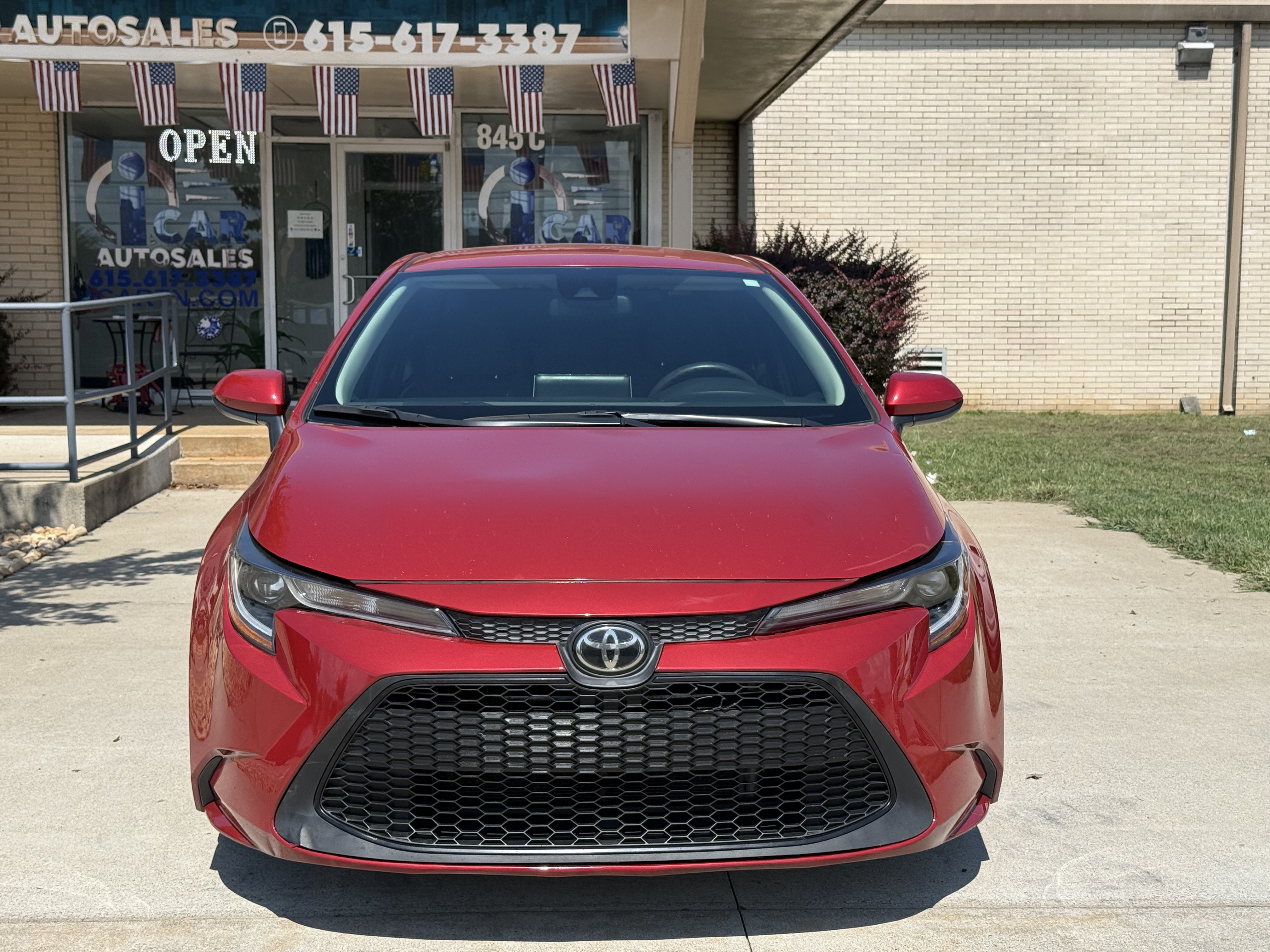 Used 2021 Toyota Corolla LE FWD image 2
