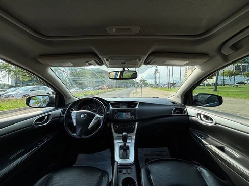 Used 2015 Nissan Sentra SR w/ SR Premium Package image 12