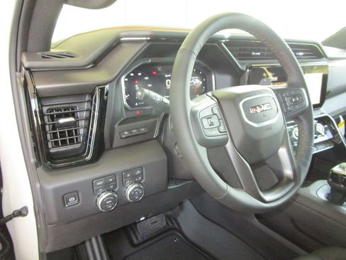 New 2026 GMC Sierra 1500 AT4 w/ AT4 Premium Package image 31