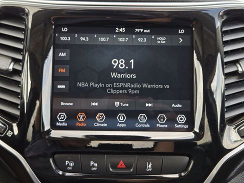 Used 2021 Jeep Cherokee Limited AWD/4WD image 19