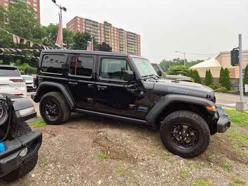 Used 2024 Jeep Wrangler Unlimited AWD/4WD image 5