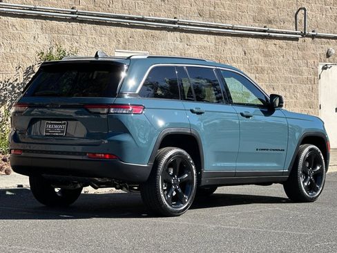 New 2026 Jeep Grand Cherokee Limited w/ Limited Altitude Package AWD/4WD image 3
