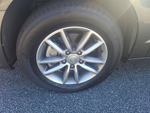 Used 2016 Dodge Grand Caravan SE image 10