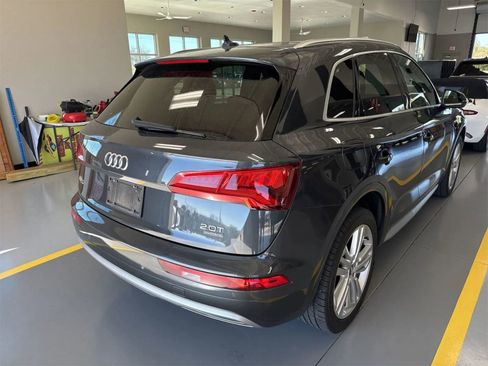 Used 2018 Audi Q5 2.0T Premium Plus w/ Premium Plus Package image 3