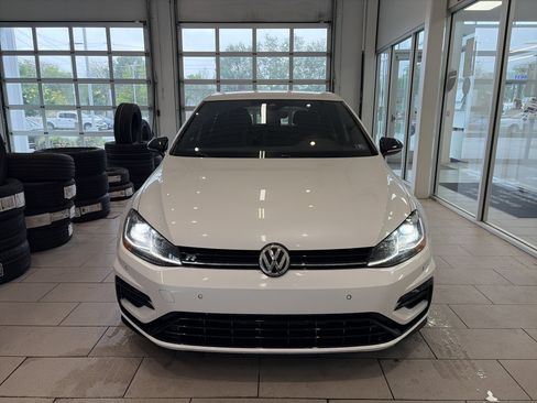 Used 2018 Volkswagen Golf R 4-Door AWD/4WD image 2