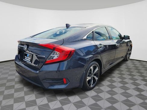 Used 2016 Honda Civic Touring image 4