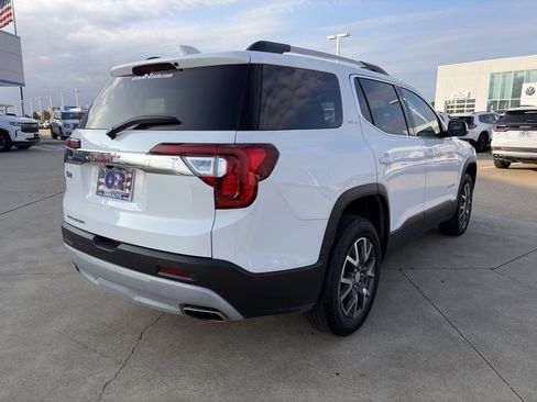 Used 2023 GMC Acadia SLE w/ Driver Convenience Package image 4