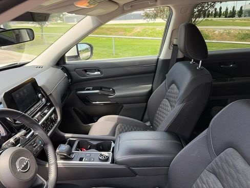Used 2022 Nissan Pathfinder SV AWD/4WD image 49
