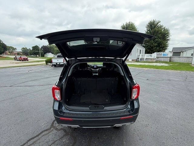 Used 2024 Ford Explorer XLT w/ Equipment Group 202A AWD/4WD image 8