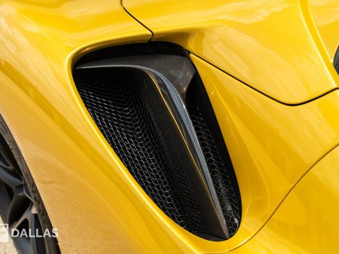 Used 2023 Ferrari SF90 Spider AWD/4WD image 21