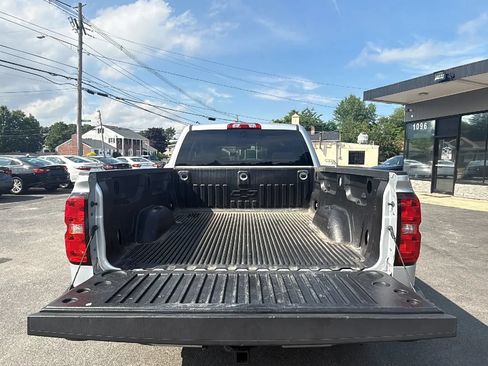 Used 2018 Chevrolet Silverado 1500 Custom w/ Custom Value Package AWD/4WD image 9