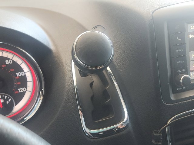 Used 2017 Dodge Grand Caravan SXT FWD image 35