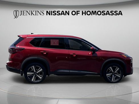 Certified 2025 Nissan Rogue SL FWD image 6