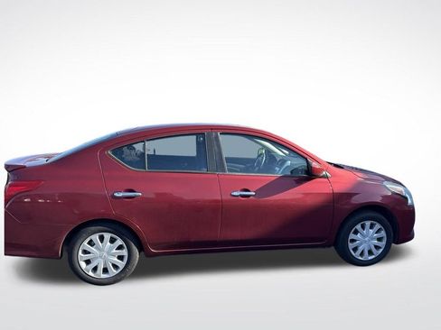 Used 2019 Nissan Versa SV FWD image 3