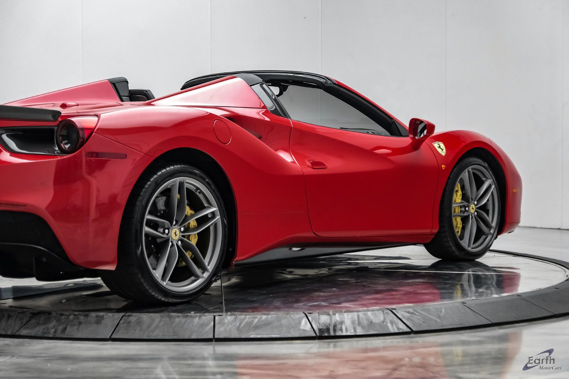 Used 2018 Ferrari 488 Spider RWD image 26
