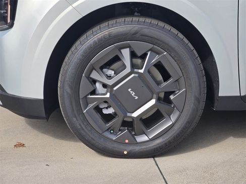 New 2026 Kia Carnival EX image 9