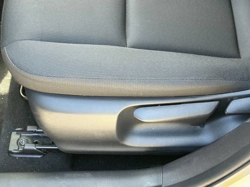 Used 2025 Toyota Corolla LE FWD image 4
