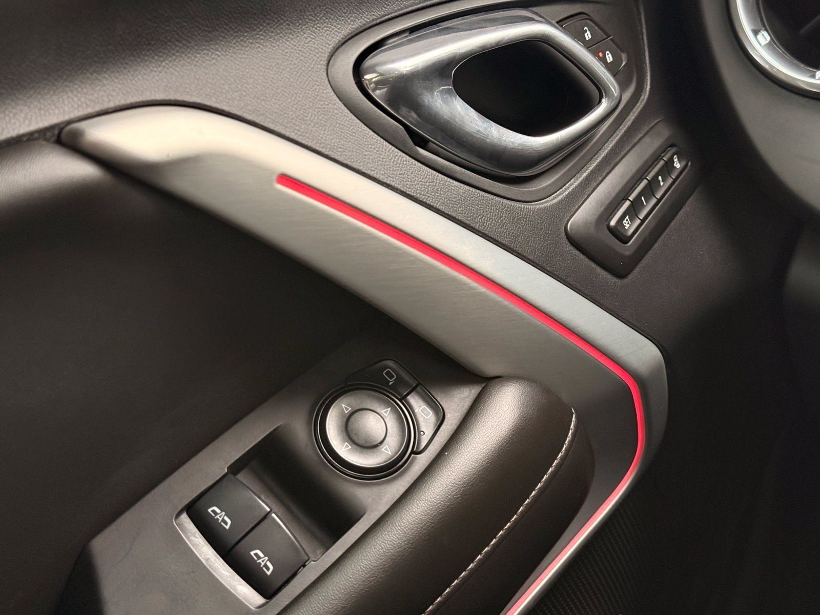 Used 2016 Chevrolet Camaro SS RWD image 32