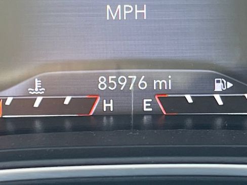 Used 2023 Jeep Cherokee Altitude Lux AWD/4WD image 19