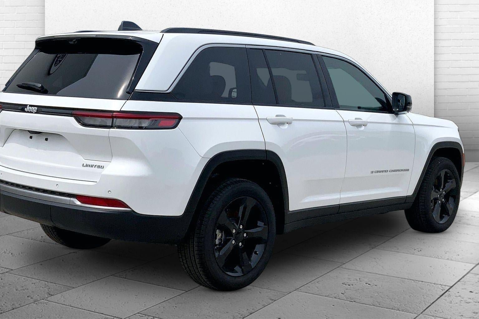 New 2026 Jeep Grand Cherokee Limited w/ Luxury Tech Group II AWD/4WD image 14