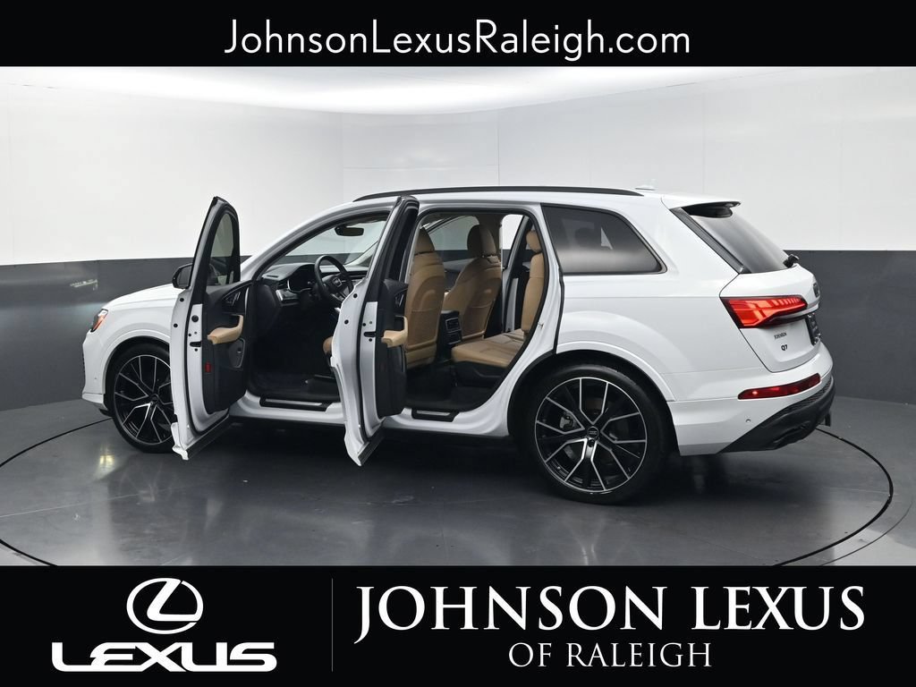 Used 2025 Audi Q7 3.0T Prestige w/ Prestige Package AWD/4WD image 33