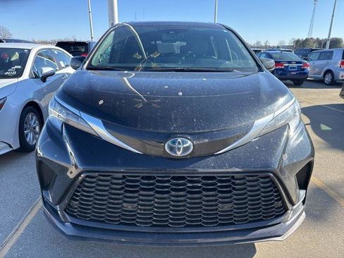 Certified 2022 Toyota Sienna XSE image 13