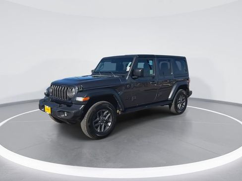 Used 2024 Jeep Wrangler Unlimited Sport AWD/4WD image 4