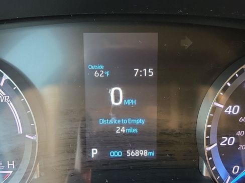 Used 2022 Toyota Highlander LE AWD/4WD image 12